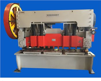 河南Q11-13X2500電動機(jī)械剪板機(jī)